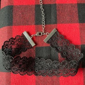 Lace choker necklace